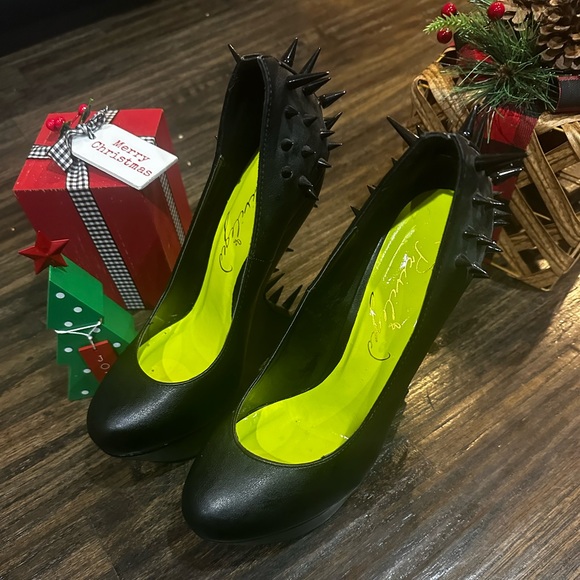 Serra Prestige Spiked Wedges Woman’s Size 8 - Picture 3 of 10